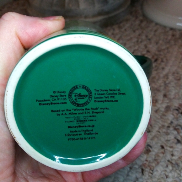 Disney Store Winnie The Pooh Watching A Bee Arts & Crafts Style Large Coffee Mug - Picture 7 of 8